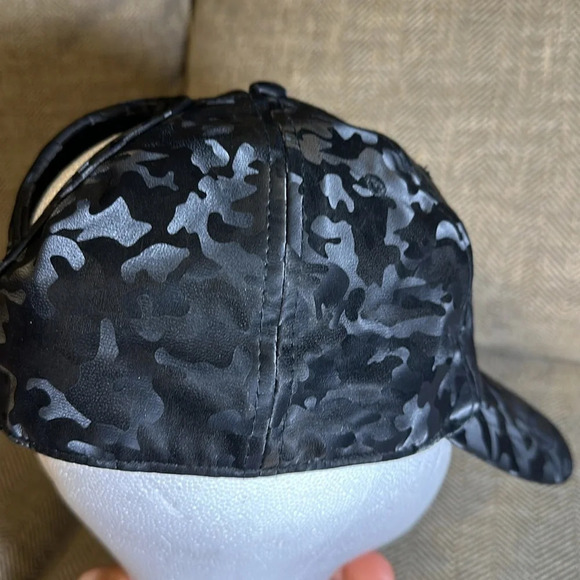 Ponyflo Leopard Women’s Cap/Hat adjustable/velcro/black/polyester - Picture 7 of 10